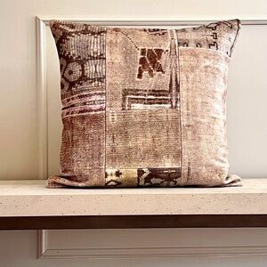 Pottery barn Pillow Cover 20 x 20 inches NWOT